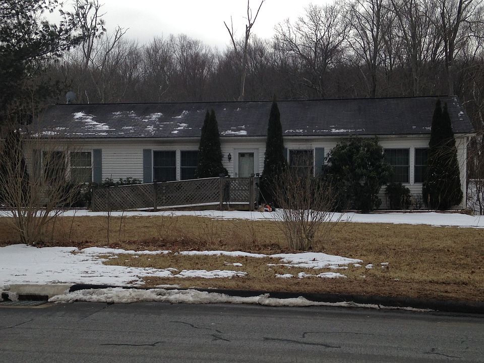2nd image of 49 Breakneck Hill Rd