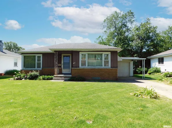 109 Birch St, Bartonville, IL 61607