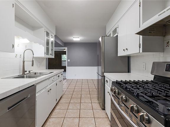 3rd image of 8504 Woodstone Dr