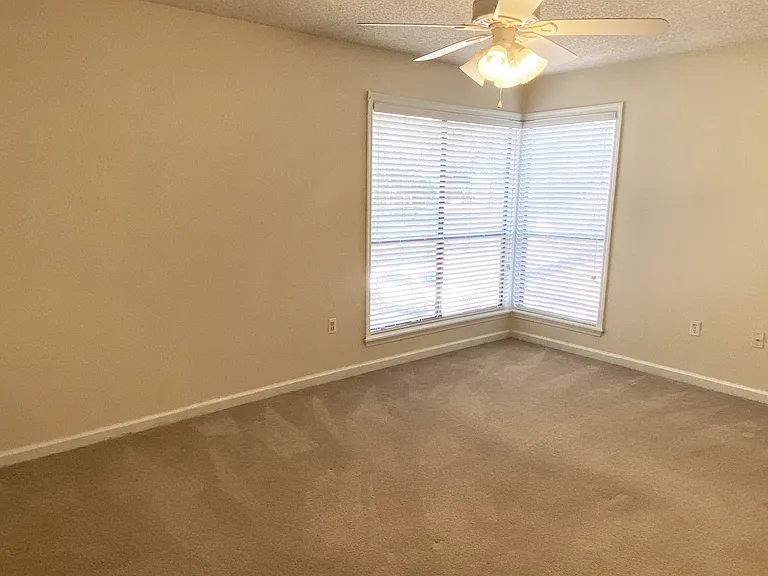 940 Douglas Ave #185 — Photo 5