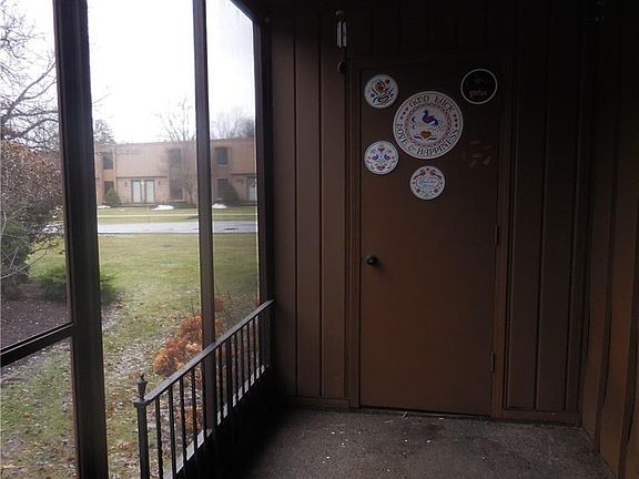 5th image of 80 Groton Dr APT 1