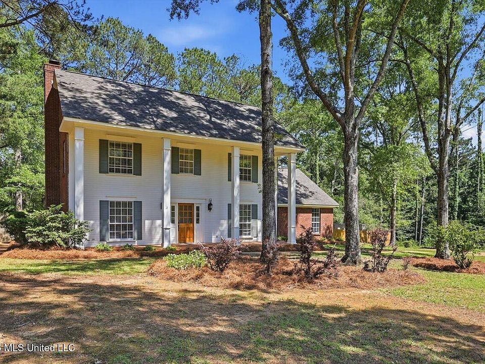 1st image of 190 Peachtree Dr