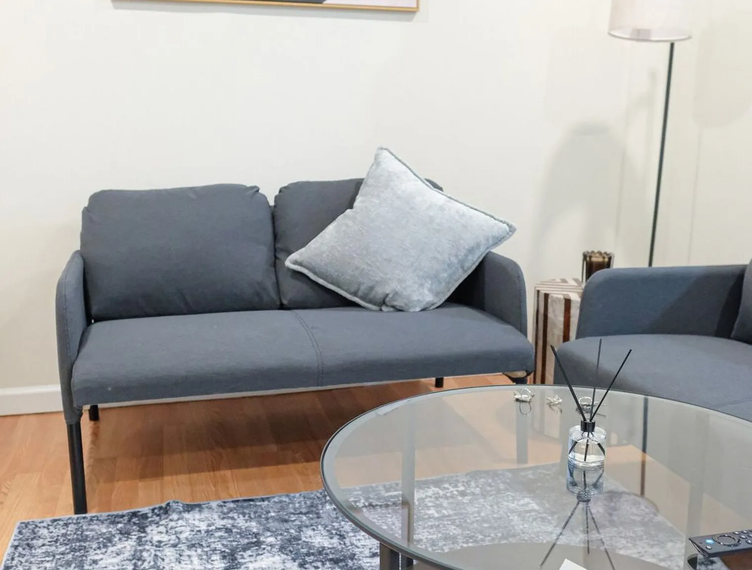 2 bed, 1.0 bath, $3,086 — Photo 2