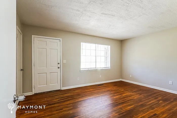 1411 Bucks Dr — Photo 3