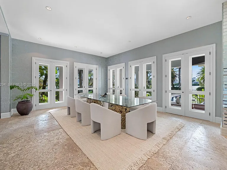 16 Palm Ave — Photo 5