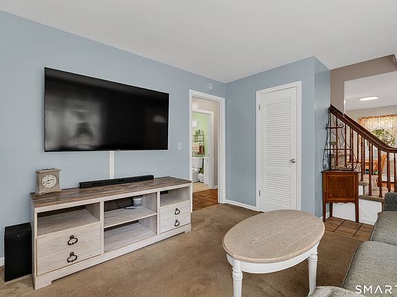 3rd image of 211 Maple Avenue