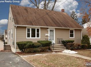 89 Oneida Ave, Dumont, NJ 07628