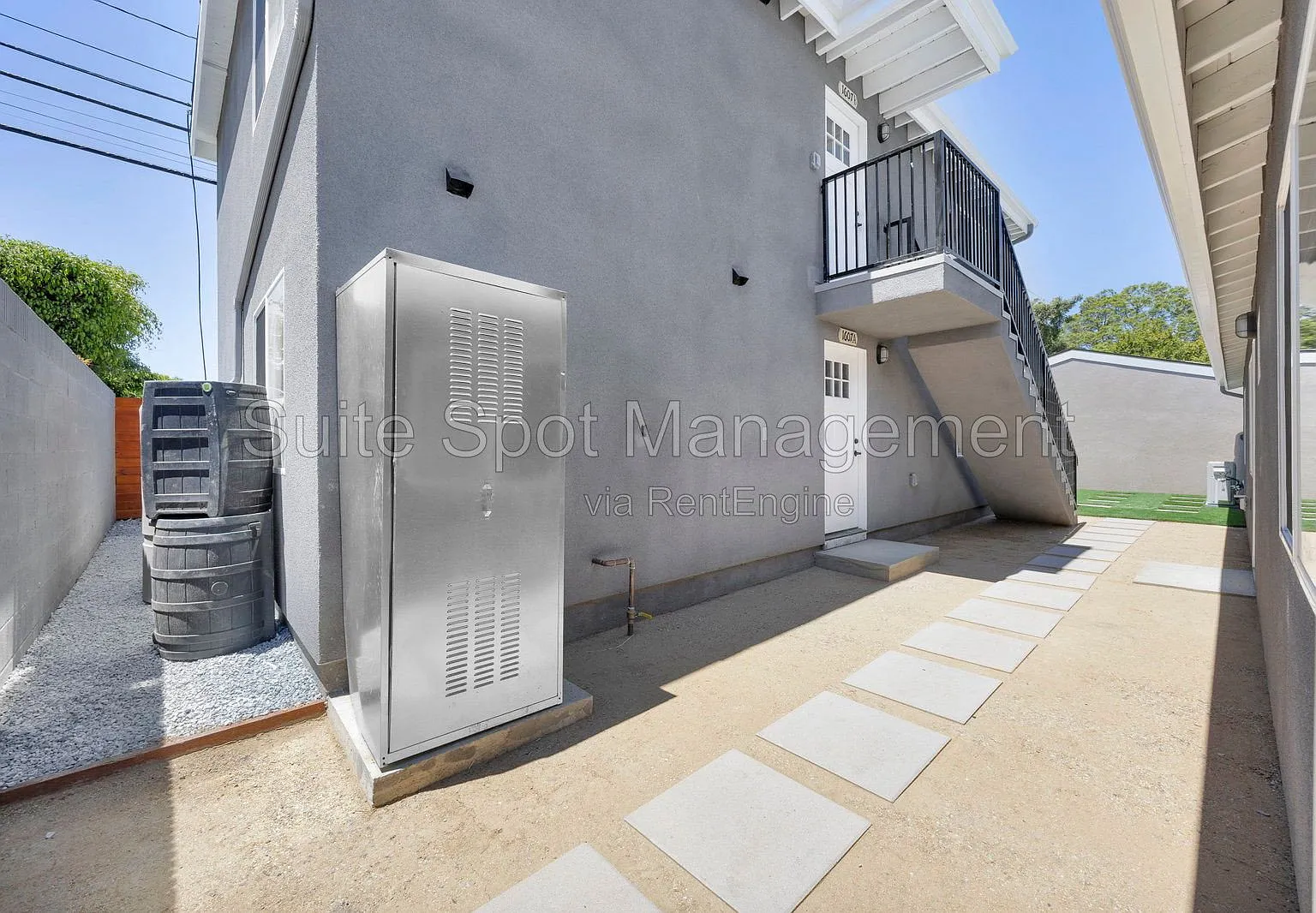 Studio, $1,200 — Photo 1