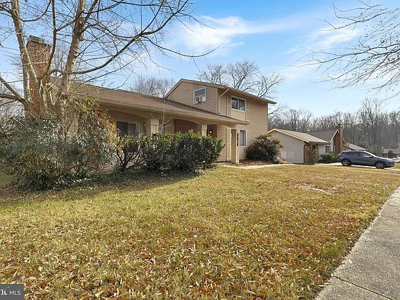 3rd image of 8808 Pensacola Pl