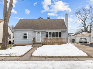 958 Higgins Ave, Neenah, WI 54956
