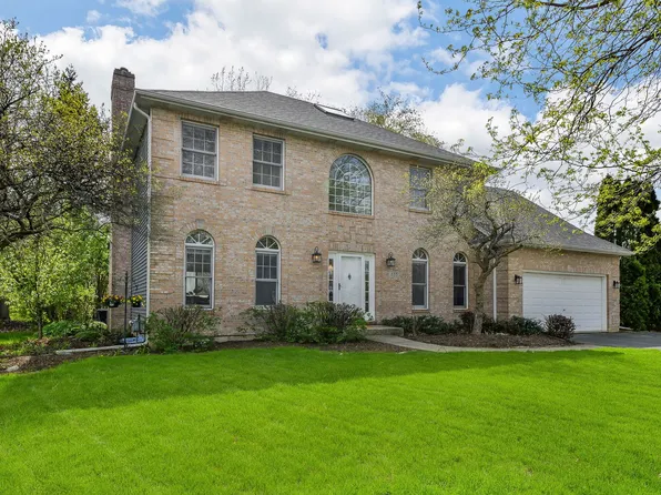 635 Samantha Cir, Geneva, IL 60134