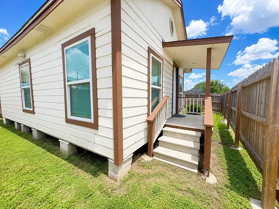 8109 Double Ave