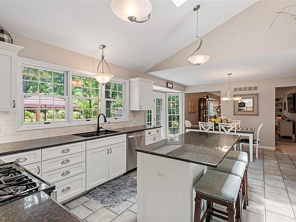 5th image of 15320 Coventry Woods Ct