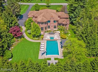 597 Yarboro Dr, Bloomfield Hills, MI 48304