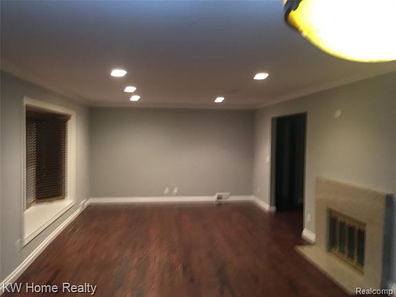 5th image of 5214 Clarendon Crest St S
