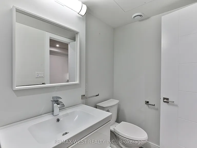 1745 Keele St #4 — Photo 21