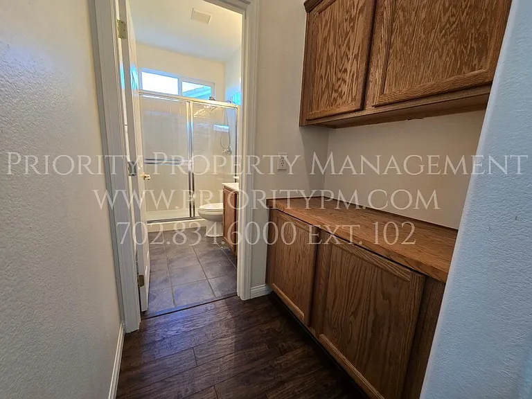 10001 Central Valley Ave — Photo 8
