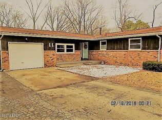 11 Edgewood Dr, Mount Vernon, IL 62864