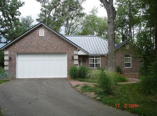 W3771 Lakeview Park Dr, Lake Geneva, WI 53147