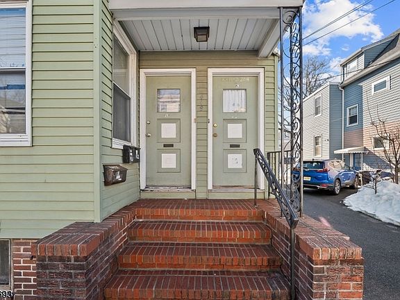 5th image of 419 Hamilton St