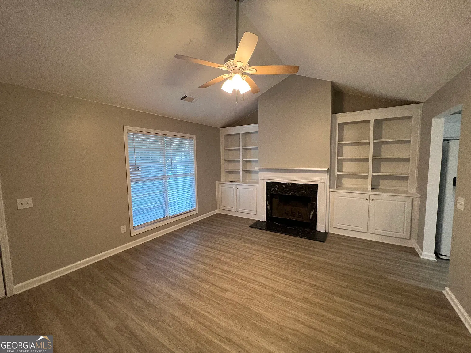 3 bed, 2.0 bath, 1446 sqft, $1,750 — Photo 4