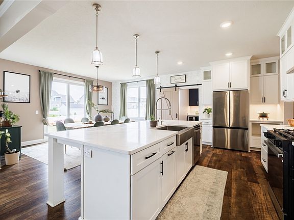 2nd image of 18 Giovanni Ln