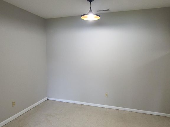 5th image of 10011 Kennedy Ave Unit 12