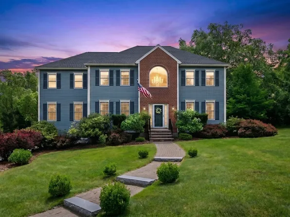 3 Whitcomb Way, North Reading, MA 01864