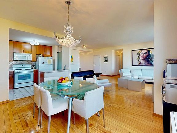 4th image of 45 Oceana Dr E APT 7E