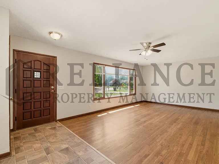 4853 S Madison Ave — Photo 15