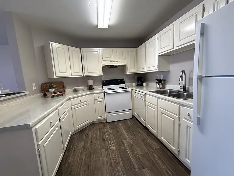 Granstaff Apartments — Photo 16