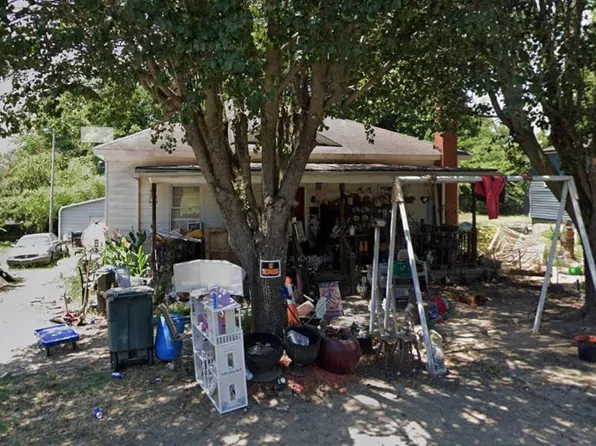42 Holly St, Great Falls, SC 29055