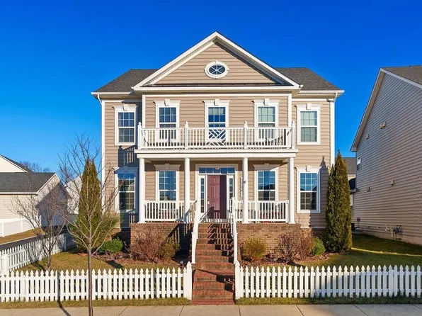 22841 Glacier Lily Dr, Clarksburg, MD 20871