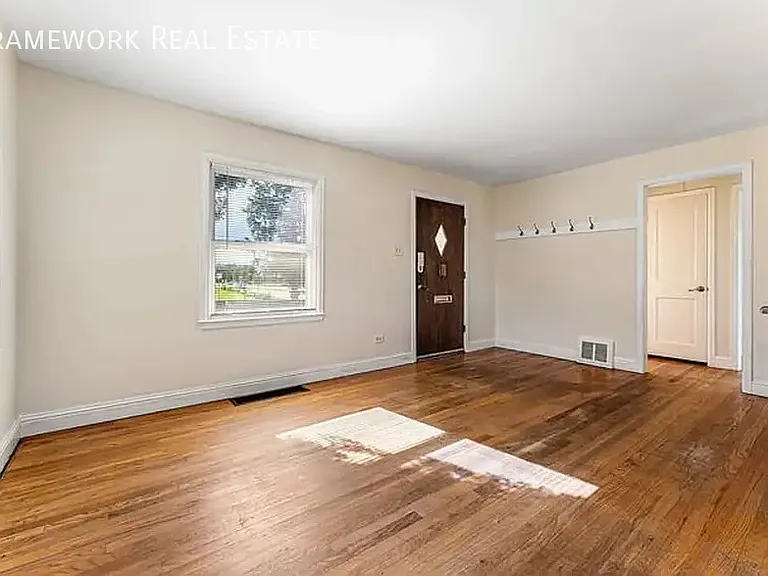 3150 N Fillmore St — Photo 9
