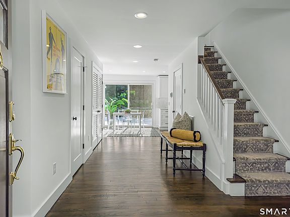 4th image of 564 Barrack Hill Road