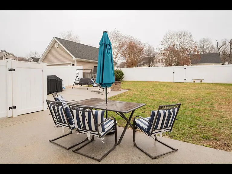 102 Wyndpark Cir — Photo 18
