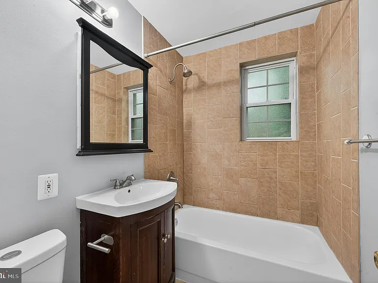 2812 S Wakefield St #D — Photo 22