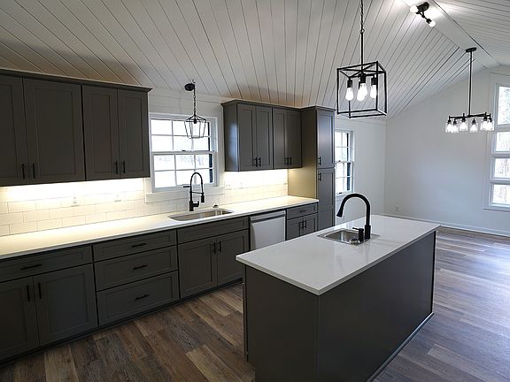 4th image of 1021 Liberty Rd