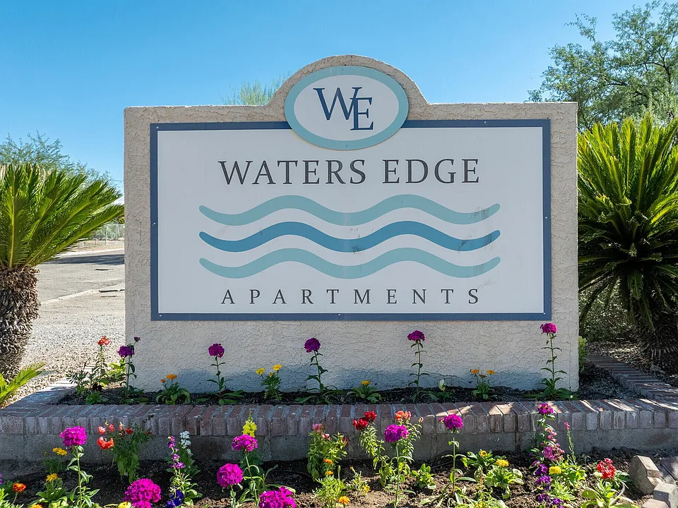 Waters Edge Apartments