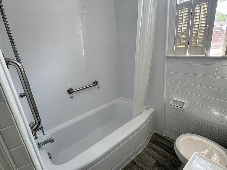 1724 Robbins Pl — Photo 6