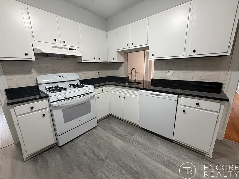 11 Park St #7 — Photo 12