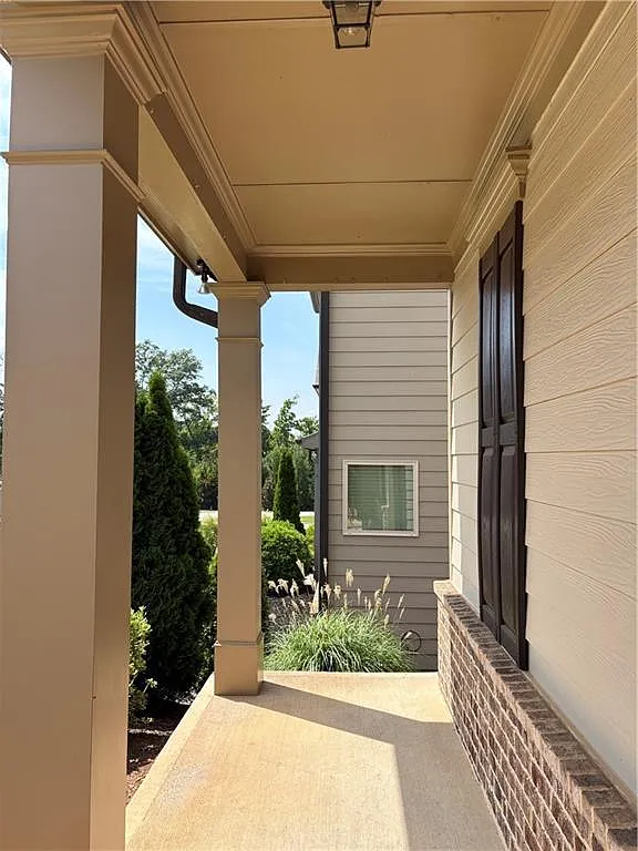 4 bed, 2.5 bath, 2190 sqft, $2,200 — Photo 3