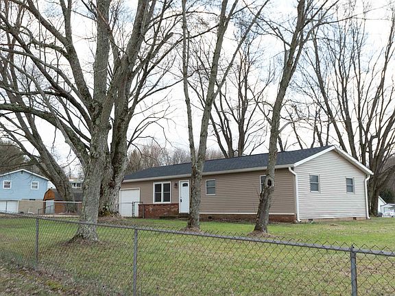 3rd image of 324 Red Hill Addition