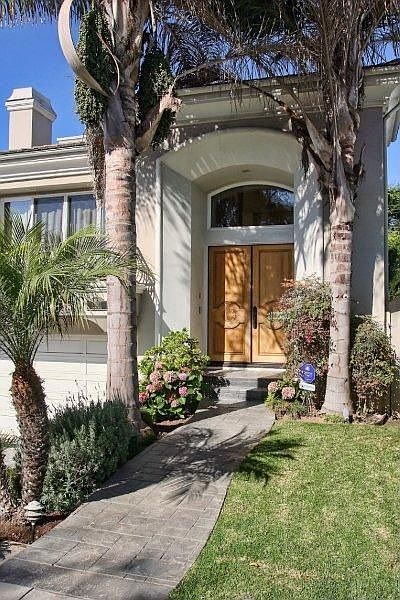 1st image of 1821 N Poinsettia Ave