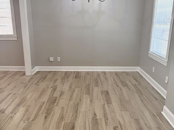 5th image of 4669 Durbin Ave