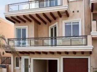 233 1st St, Manhattan Beach, CA 90266
