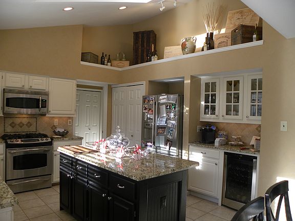 SPECTACULAR WOW VAULTED KITCHEN!