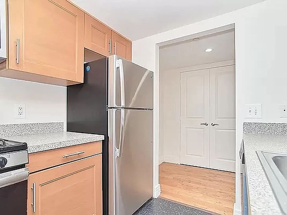 2nd image of 200 Schermerhorn St APT 213