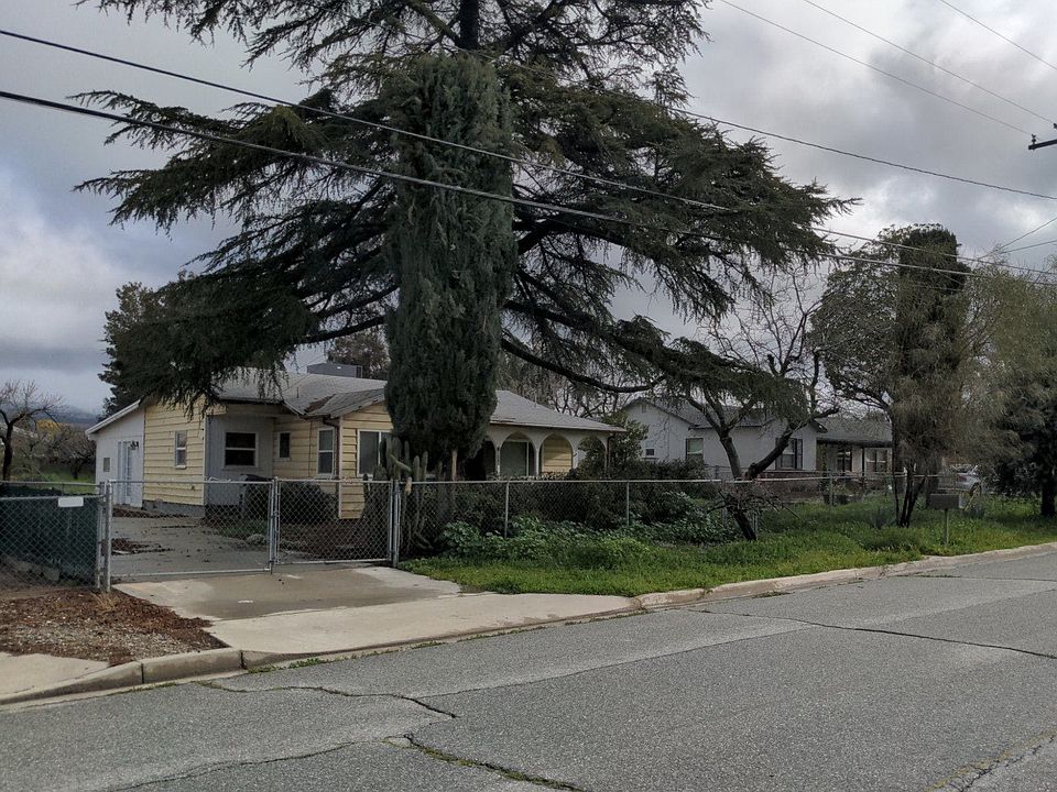 2nd image of 610 E 13th St