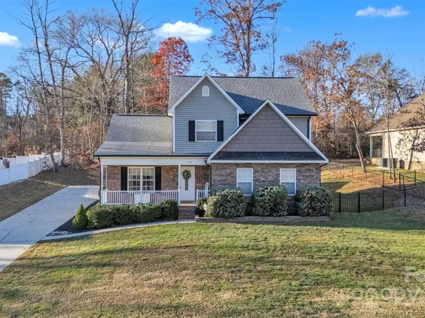 312 Oak Knl, Hildebran, NC 28637